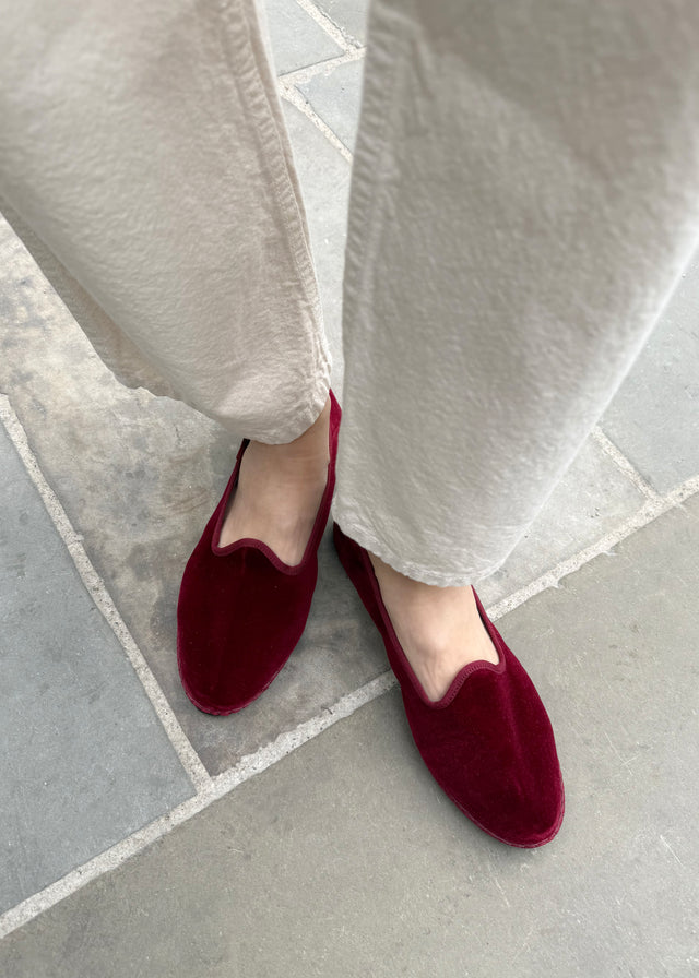 FURLANE VELVET SLIPPERS — BURGUNDY