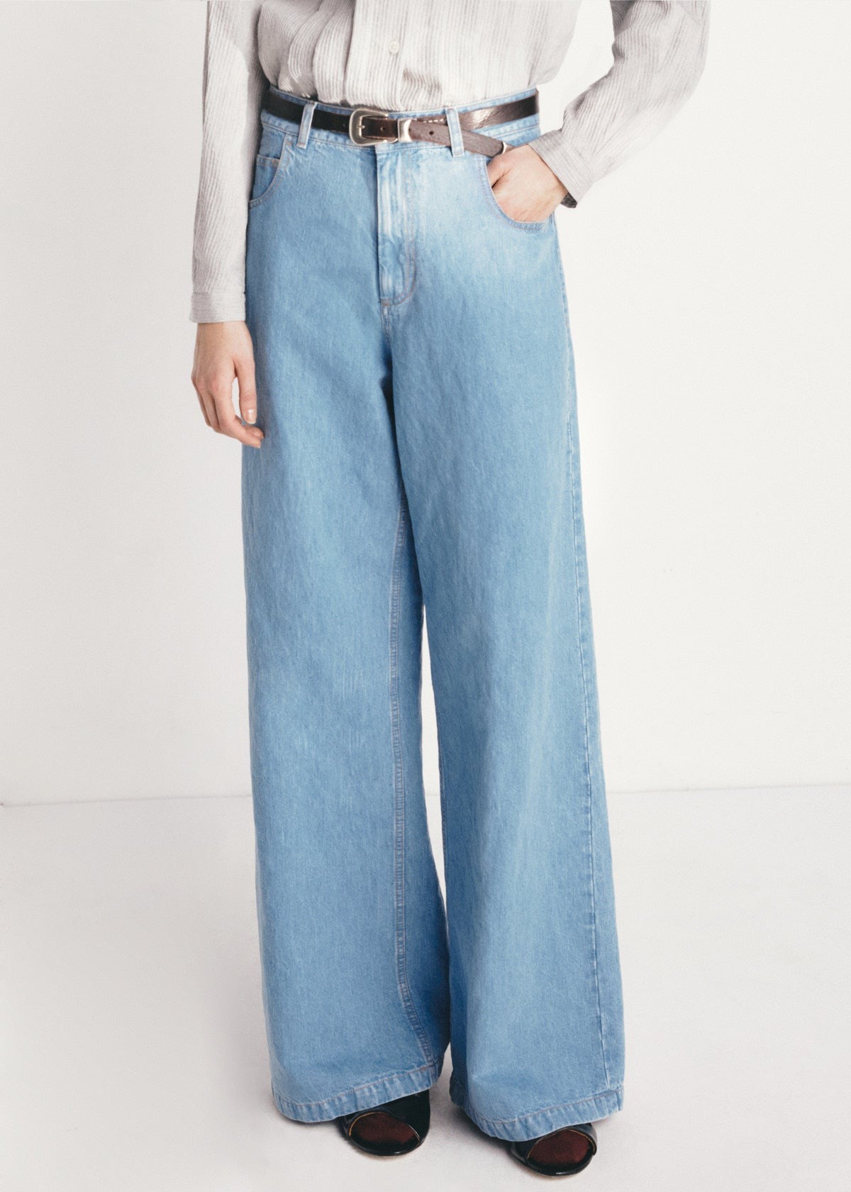 SIMON JEANS — LIGHT DENIM