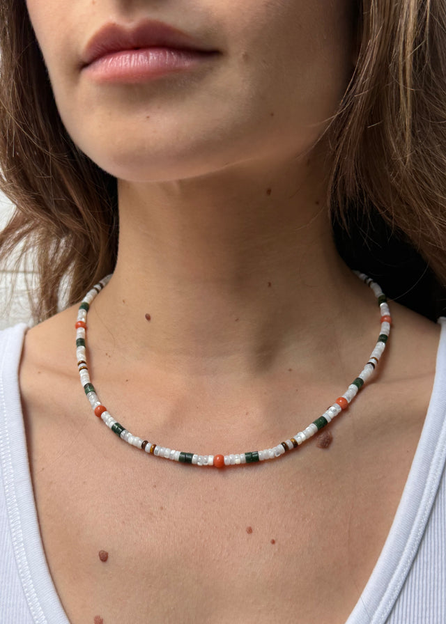 WHITE CLIFFS NECKLACE
