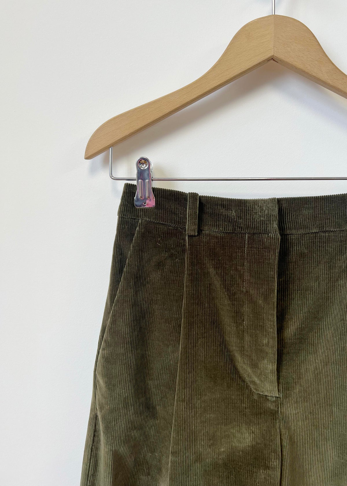 DRAKE CORDUROY TROUSERS — GREEN