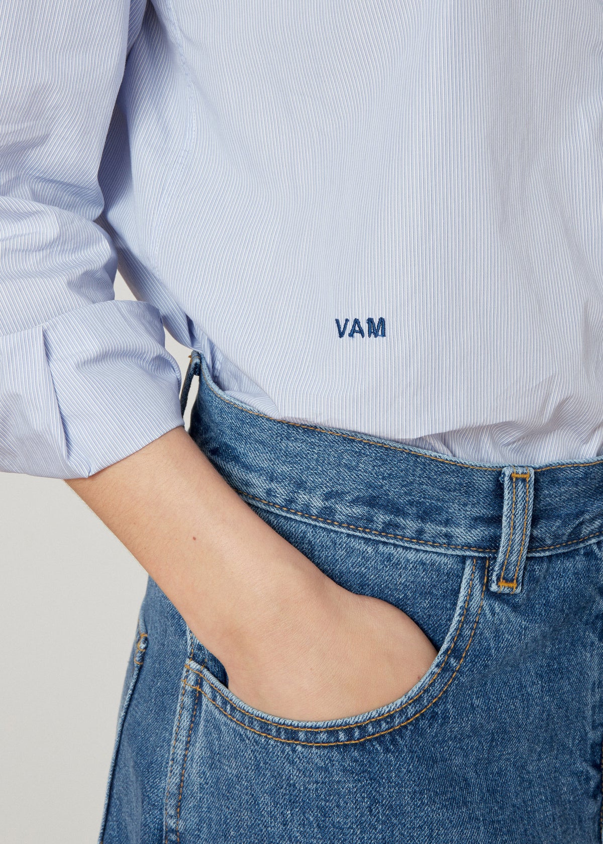 AIMÉ SHIRT — SKY BLUE