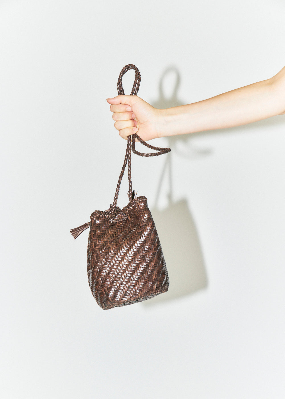 POM POM DOUBLE JUMP BAG — DARK BROWN