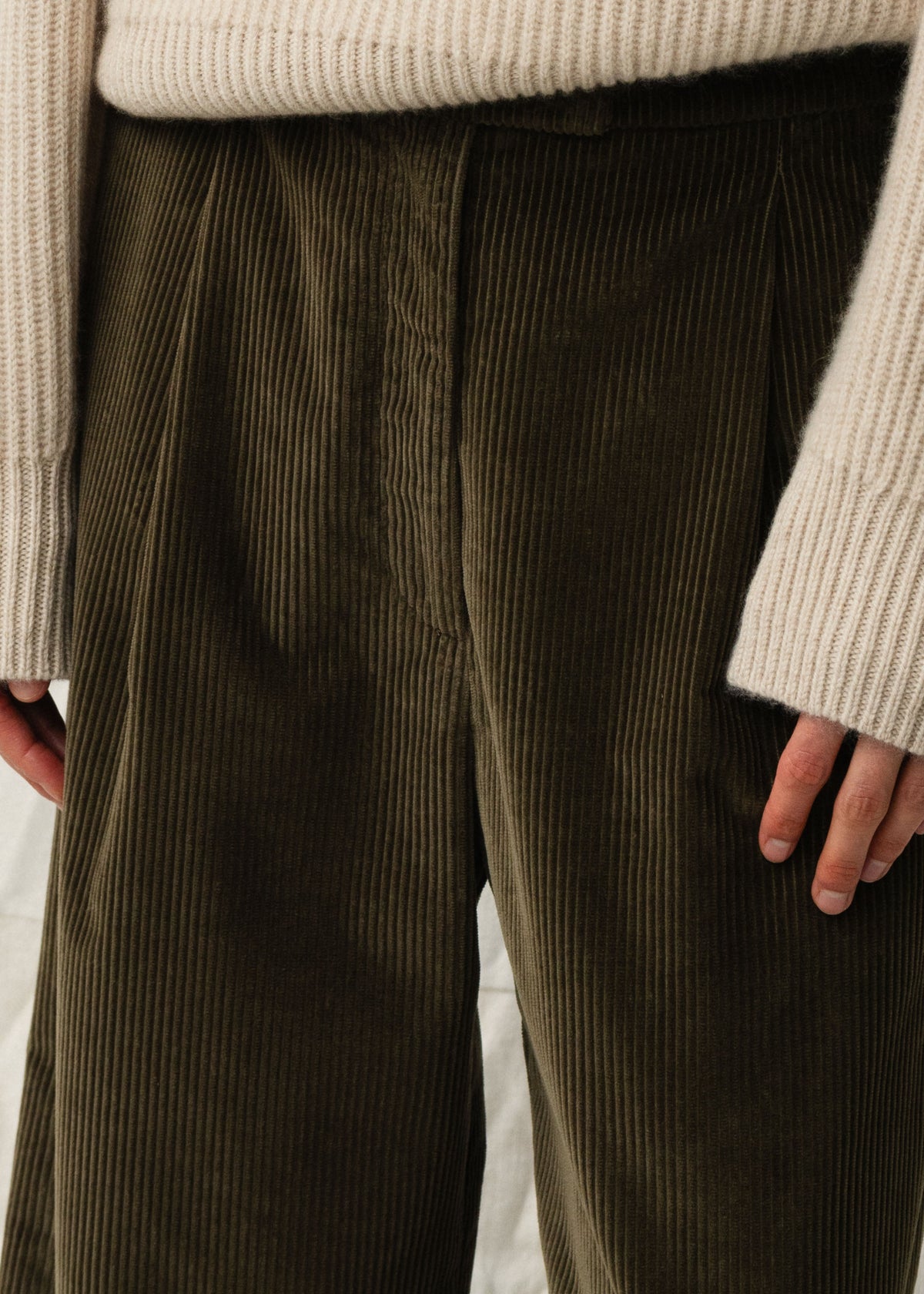 FERRY CORDUROY TROUSERS — CHESTNUT