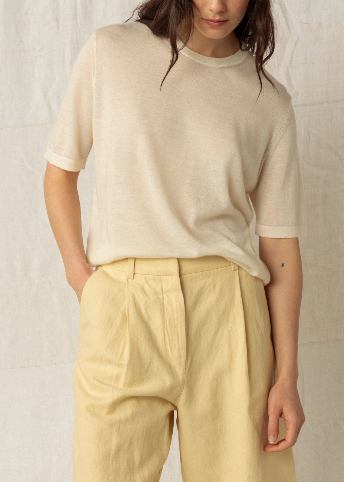 HARDY CASHMERE TEE — CREAM