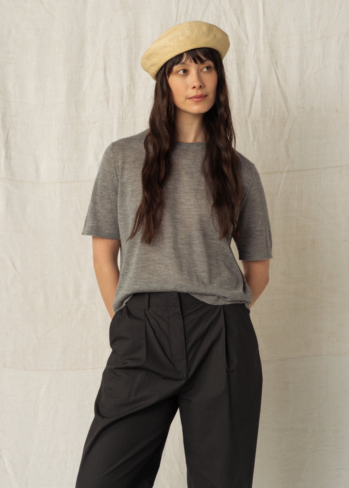 HARDY CASHMERE TEE — GREY