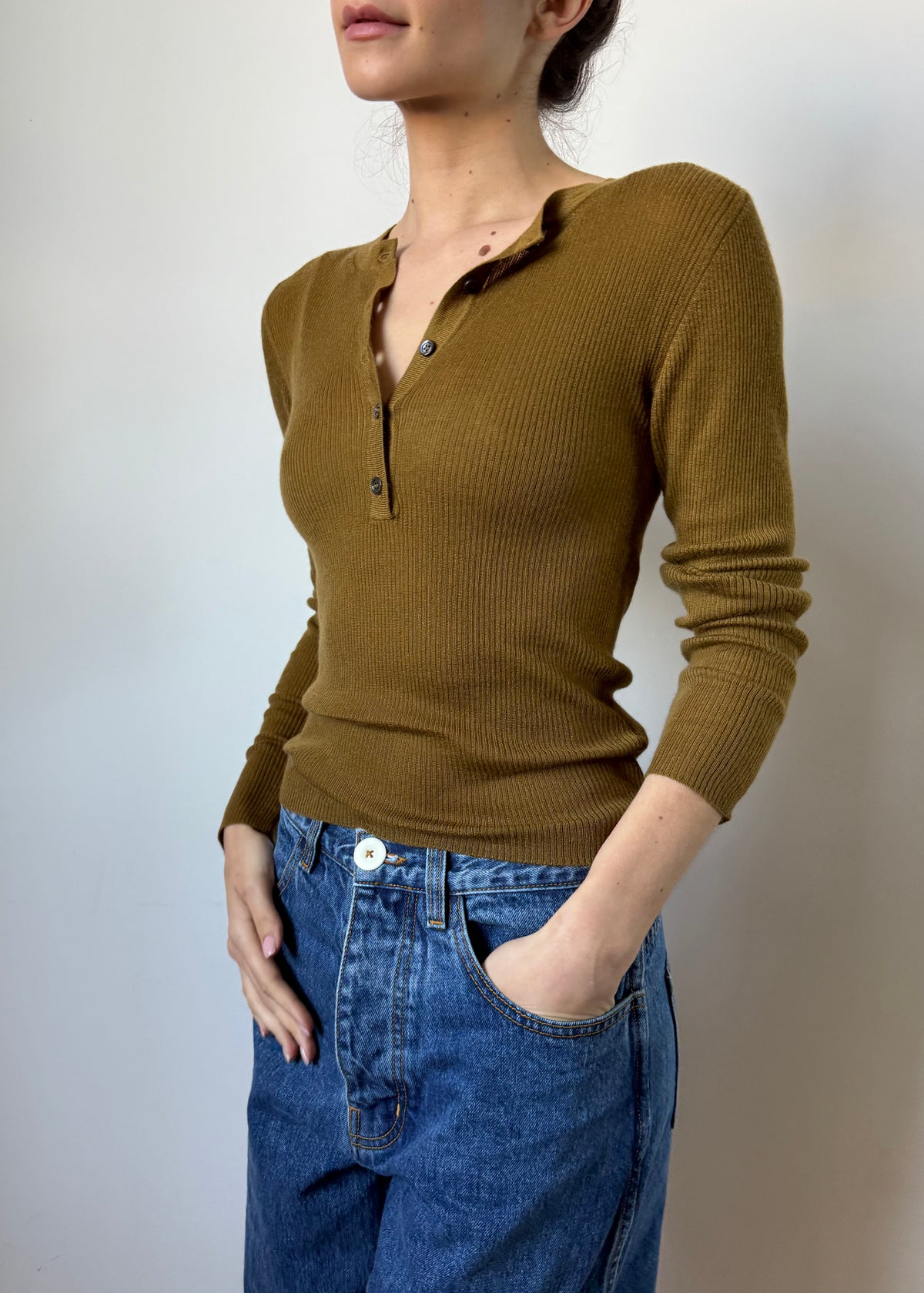 HONOR RIBBED CASHMERE TOP — CAMEL
