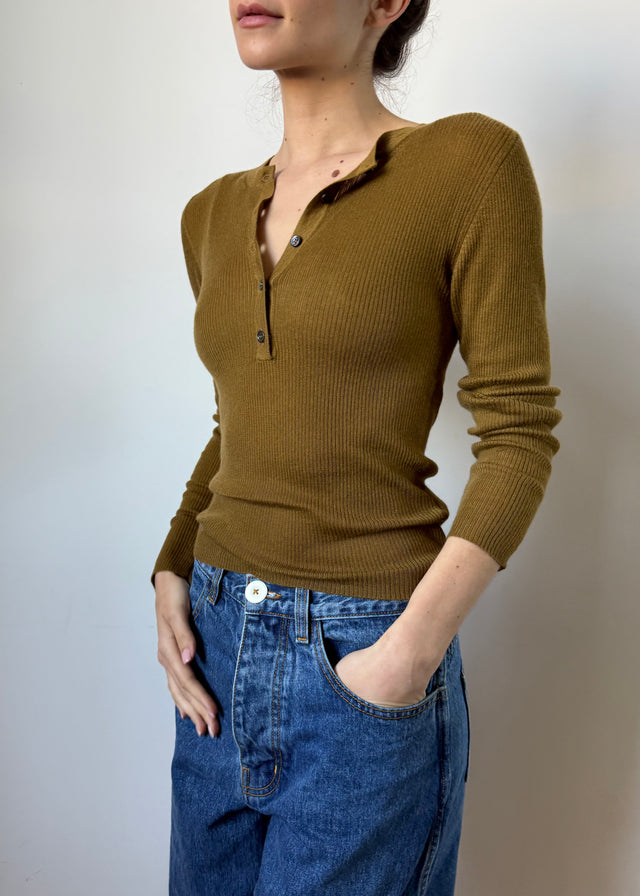 HONOR RIBBED CASHMERE TOP — CAMEL