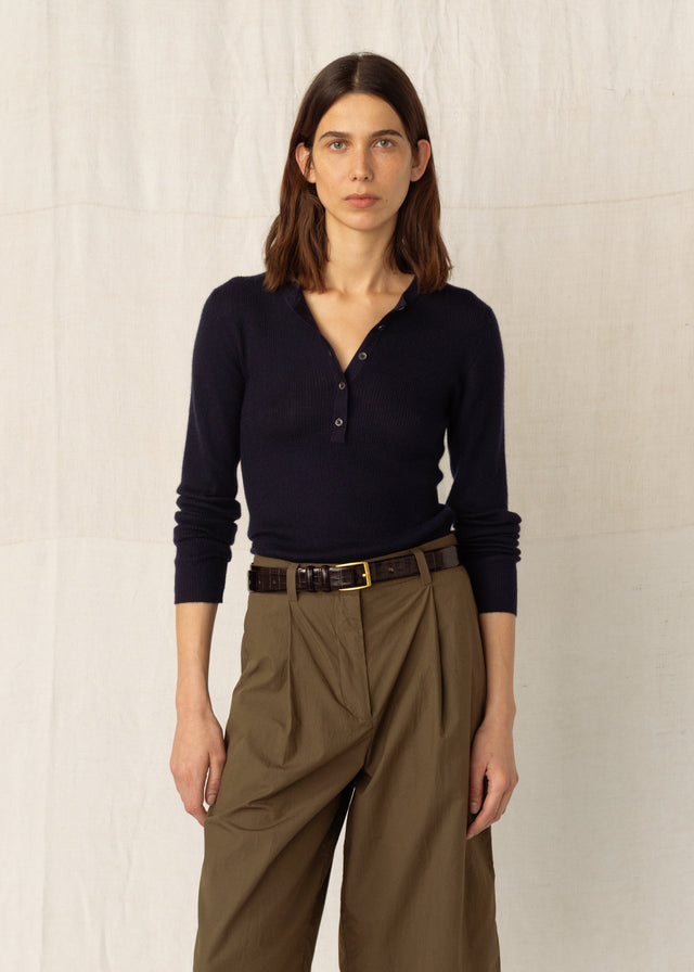 HONOR RIBBED CASHMERE TOP — NAVY