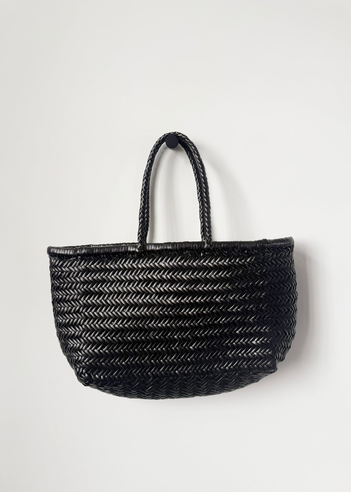 LARGE BAMBOO BASKET BAG — BLACK