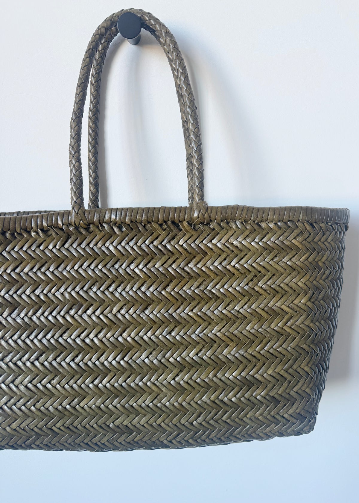 LARGE BAMBOO TRIPLE JUMP BASKET BAG — KHAKI
