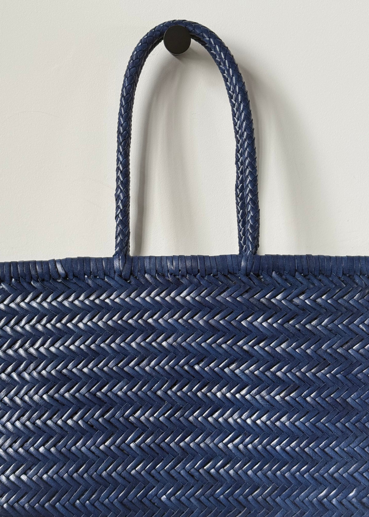 LARGE BAMBOO TRIPLE JUMP BASKET BAG — NAVY