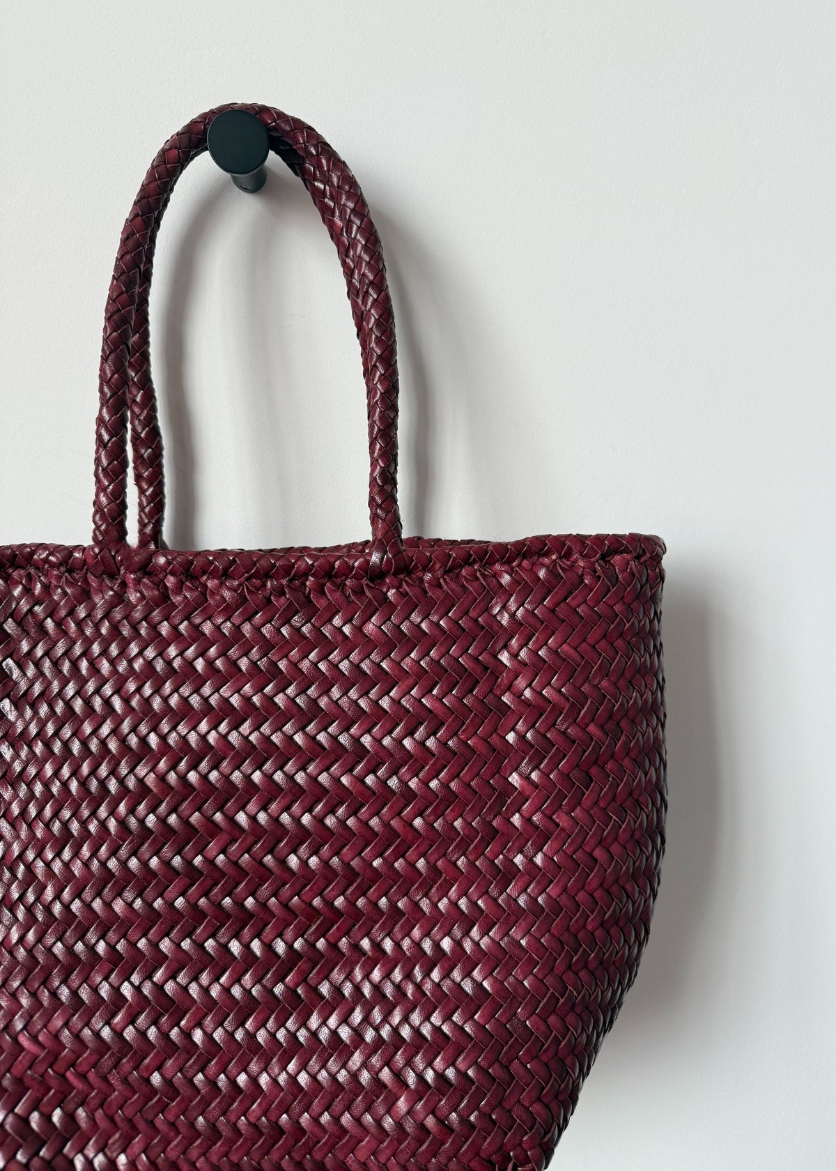 SMALL GRACE BASKET BAG — BORDEAUX