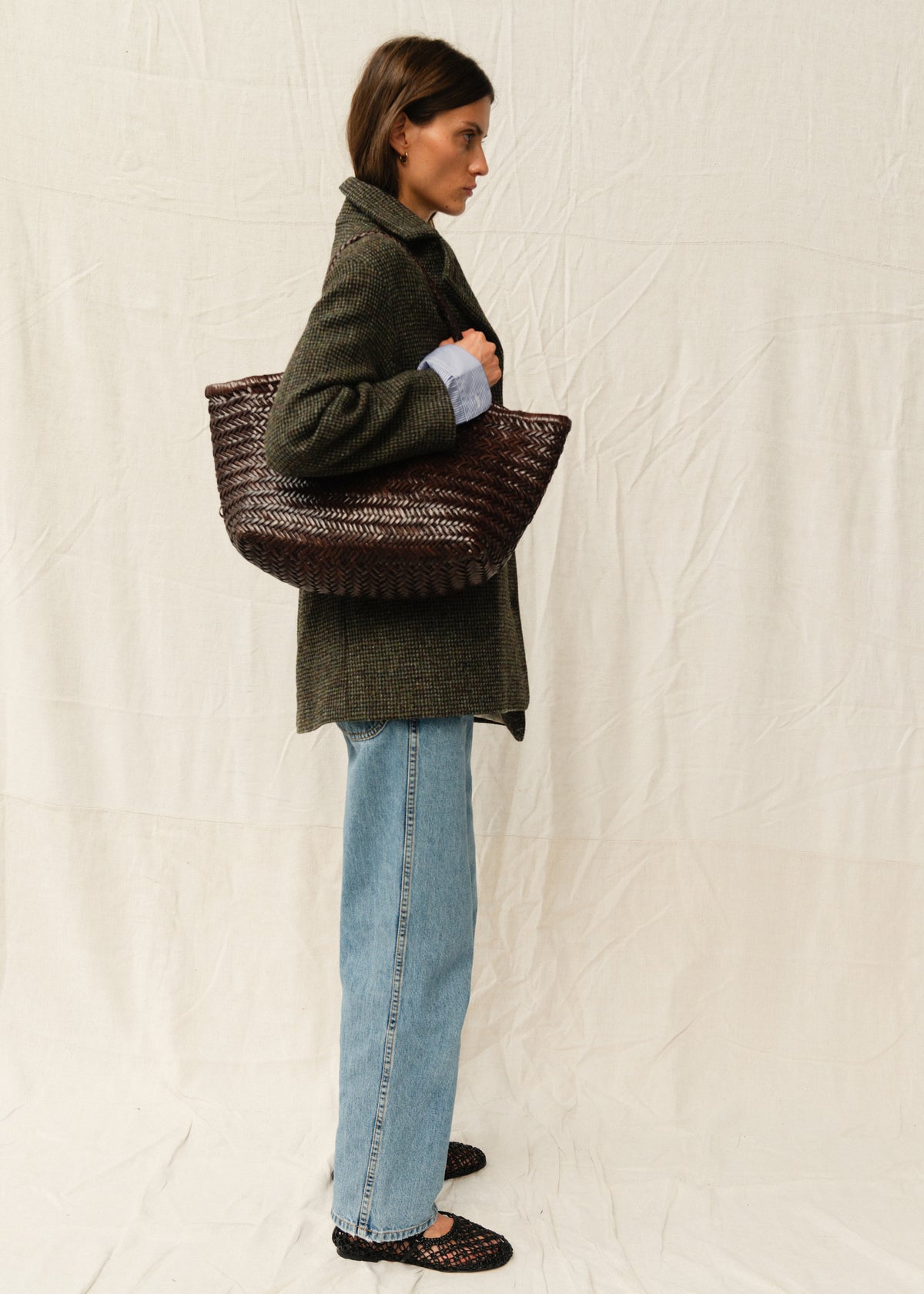 LARGE NANTUCKET BASKET BAG — DARK BROWN