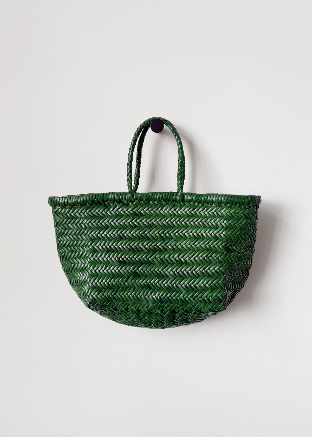 SMALL BAMBOO TRIPLE JUMP BASKET BAG — PARROT GREEN
