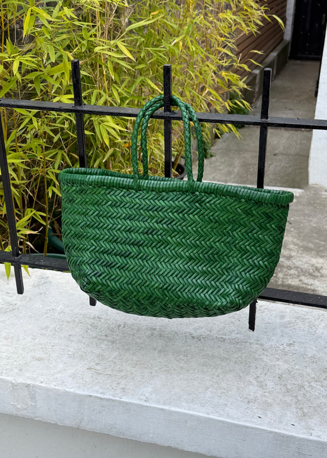 SMALL BAMBOO TRIPLE JUMP BASKET BAG — PARROT GREEN