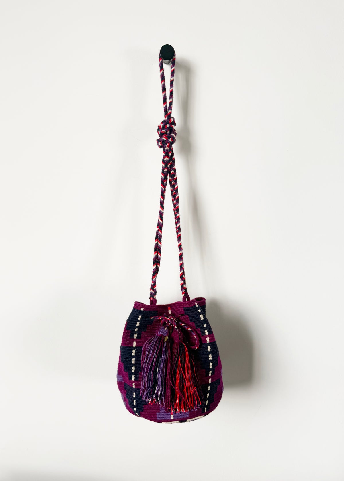MEDIUM ACACIA CROSSBODY BAG — GARNET & NAVYBLUE