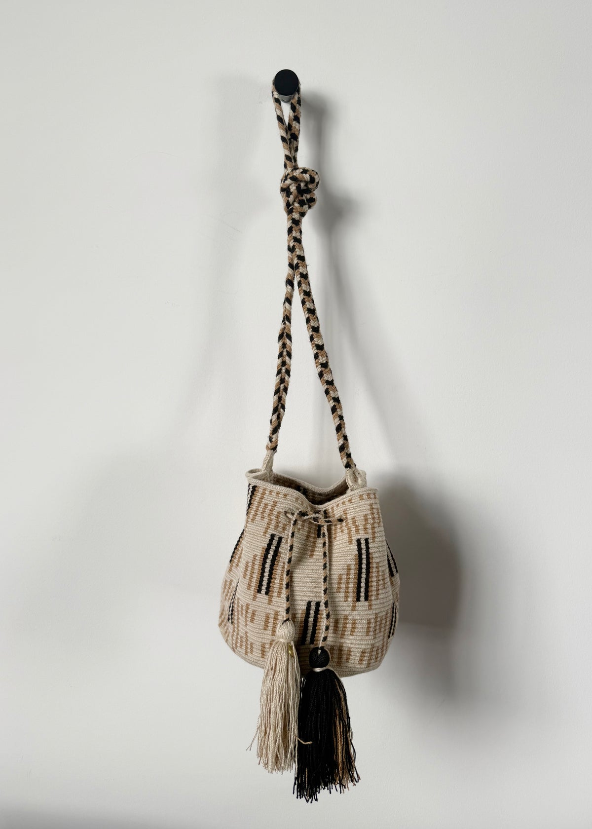 MEDIUM MARIGOLD CROSSBODY BAG — CAMEL & BEIGE