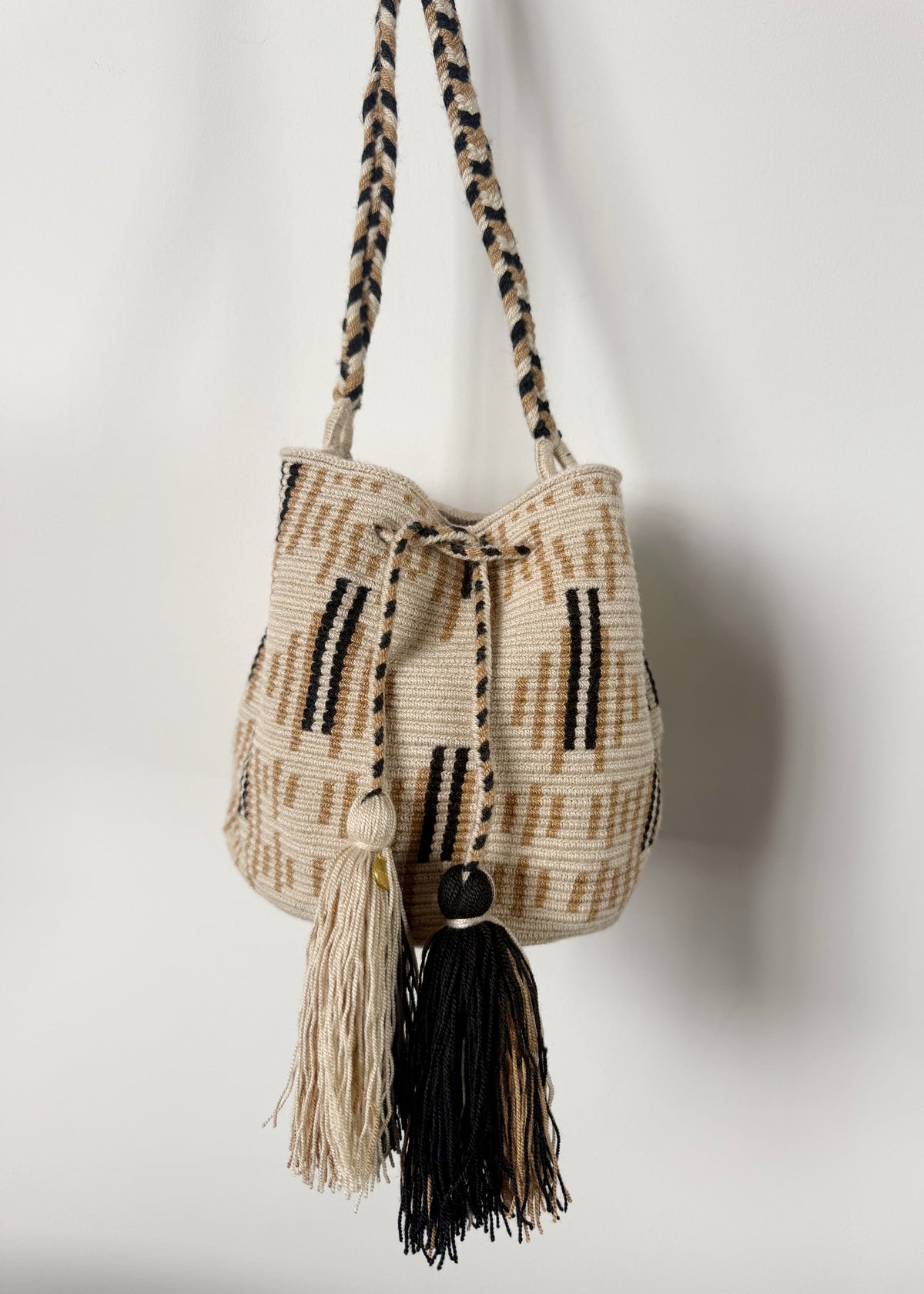 MEDIUM MARIGOLD CROSSBODY BAG — CAMEL & BEIGE