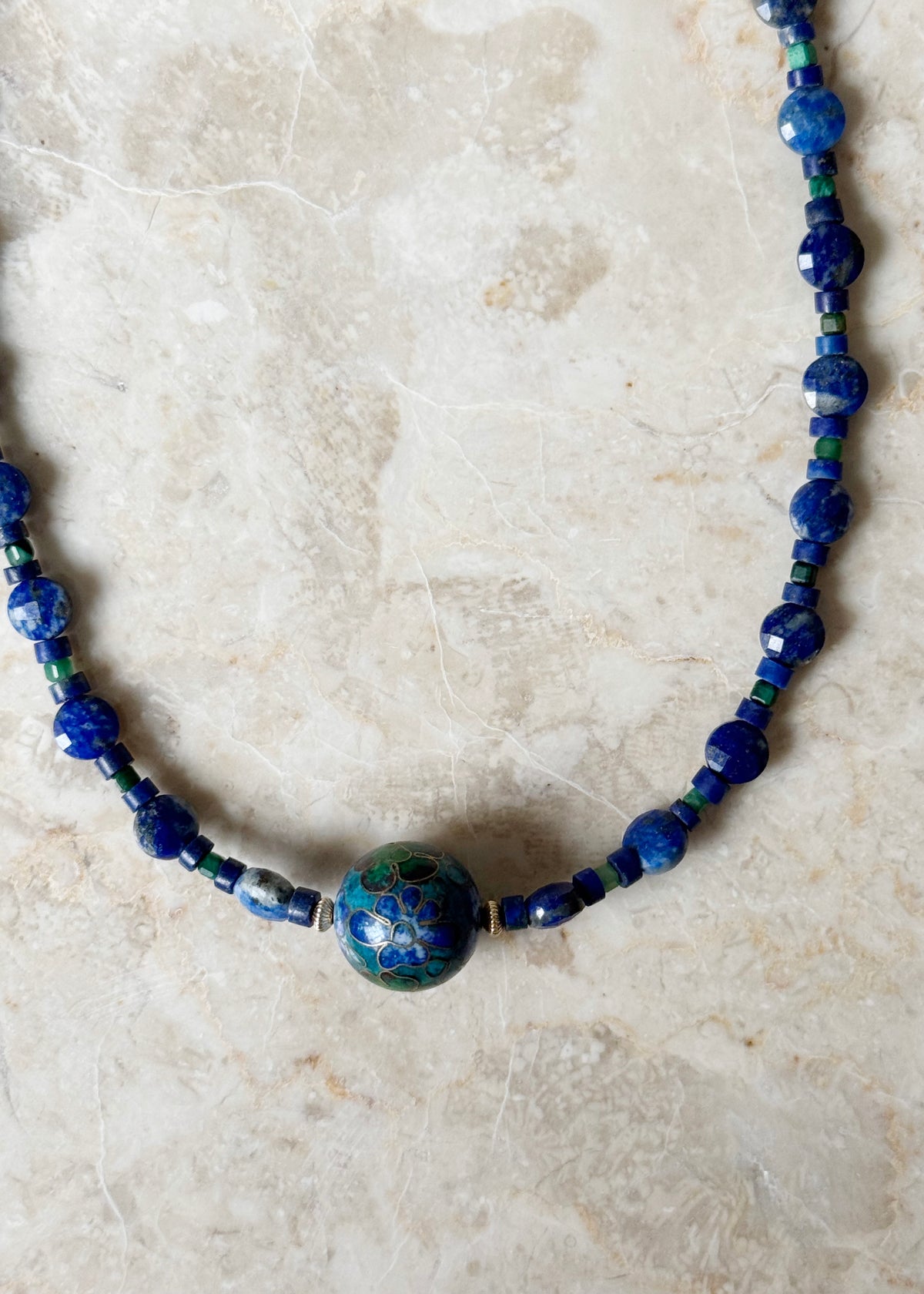 DEEP BLUE NECKLACE