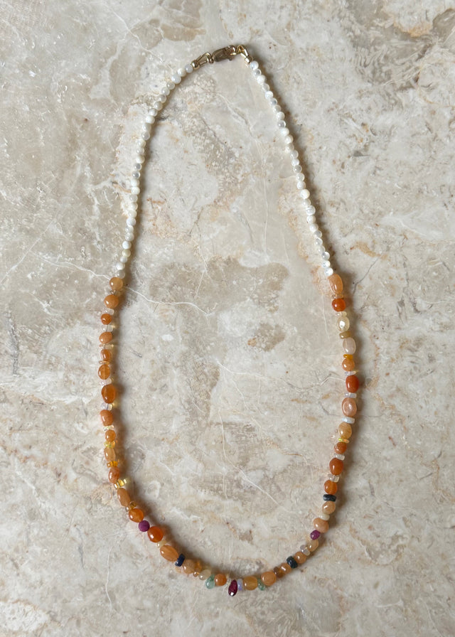PEBBLES NECKLACE