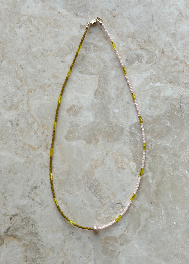 PUNCHY PEARL NECKLACE