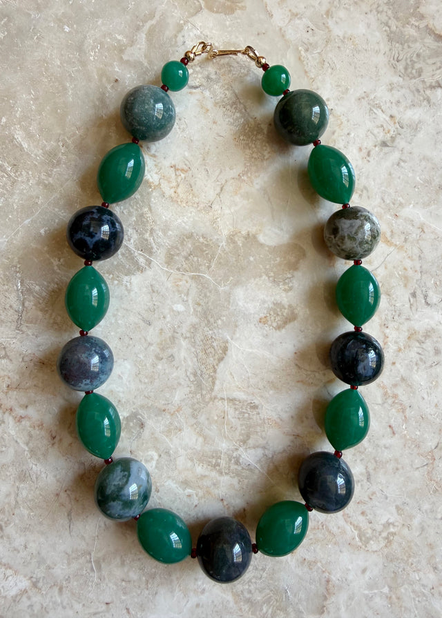 SEA OF GREEN NECKLACE