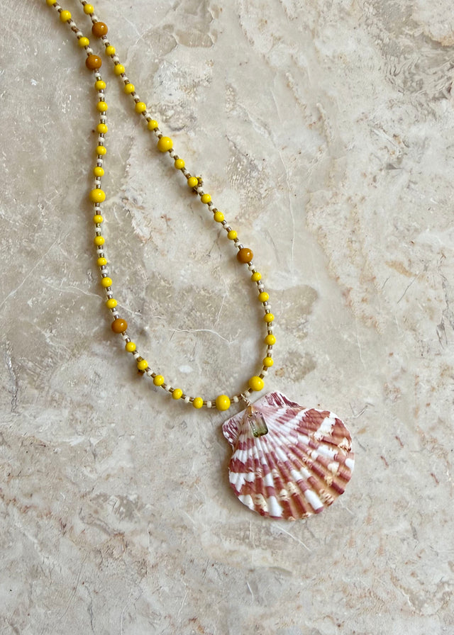 YELLOW MURANO SHELL NECKLACE