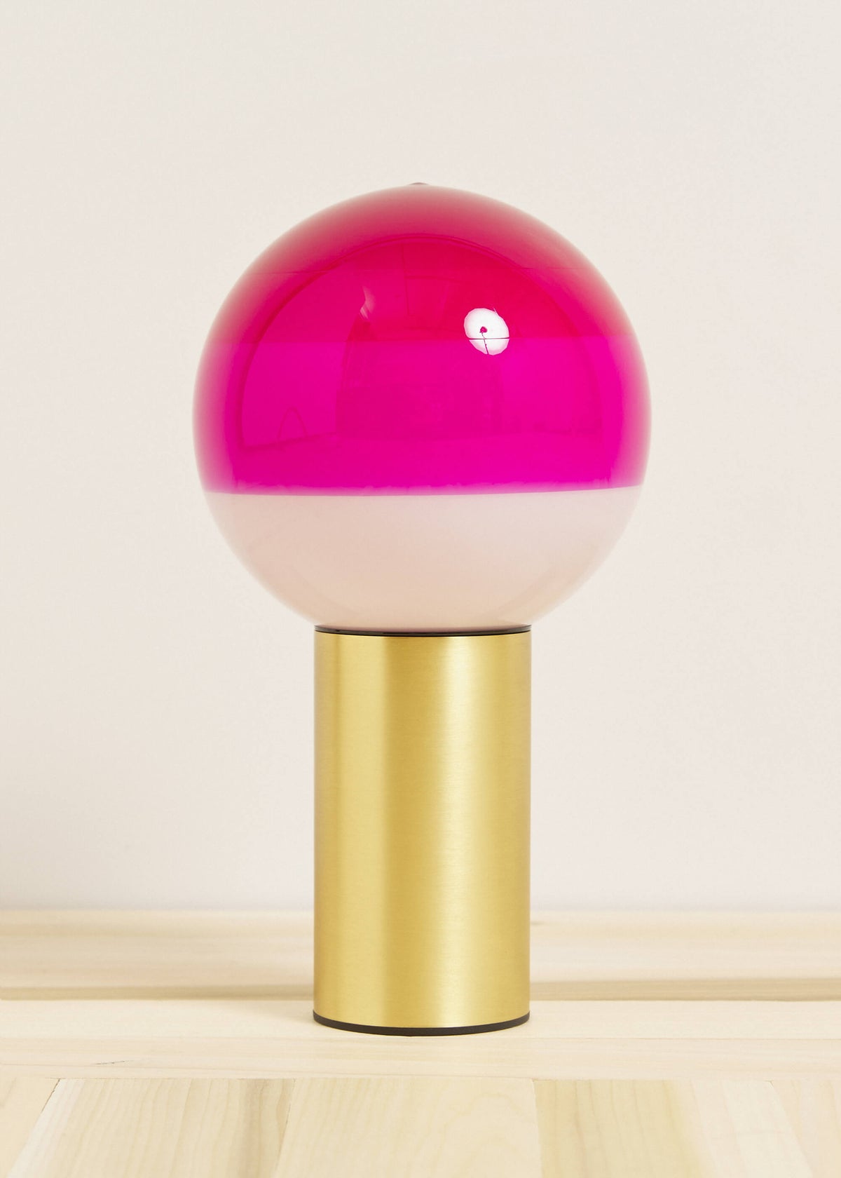 DIPPING LIGHT PORTABLE LAMP - PINK by Marset